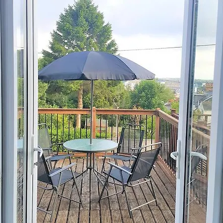 Swindon Old Town Duplex - Entercloud9Sa Apartment Exterior photo